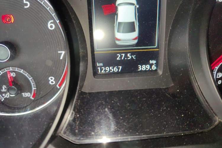 Used Volkswagen Passat 2017 330TSI DSG Luxury Edition Odometer Close Up