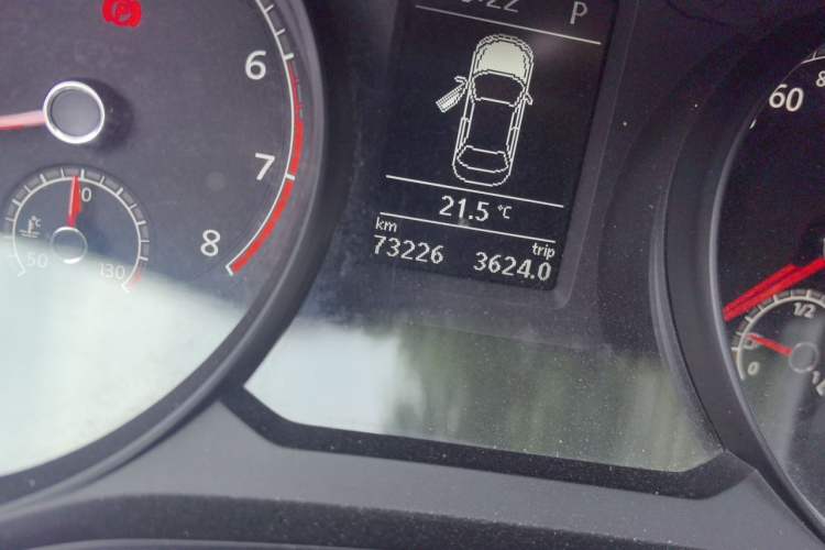 Used Volkswagen Passat 2017 330TSI DSG Luxury Edition Odometer Close Up