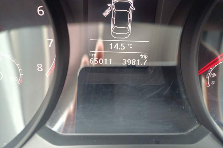 Used Volkswagen Passat 2017 330TSI DSG Luxury Edition Odometer Close Up