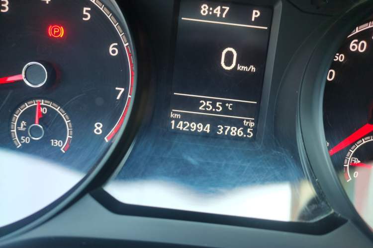 Used Volkswagen Passat 2017 280TSI DSG Luxury Edition Odometer Close Up