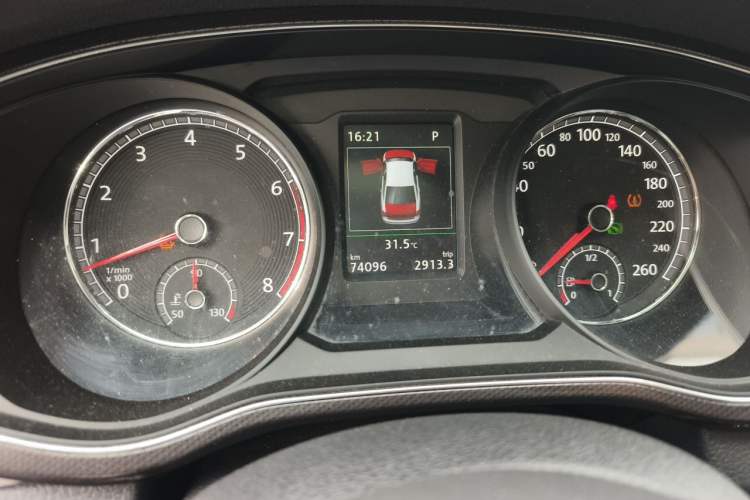 Used Volkswagen Passat 2017 330TSI DSG Prestige Edition Odometer Close Up