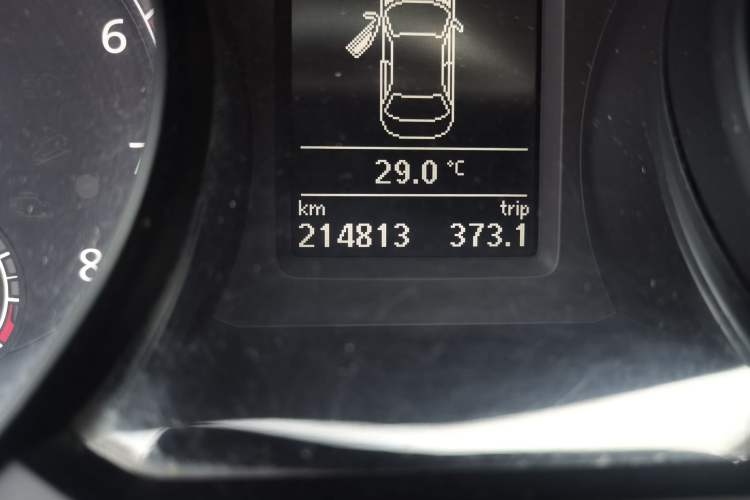 Used Volkswagen Passat 2017 280TSI DSG Luxury Edition Odometer Close Up