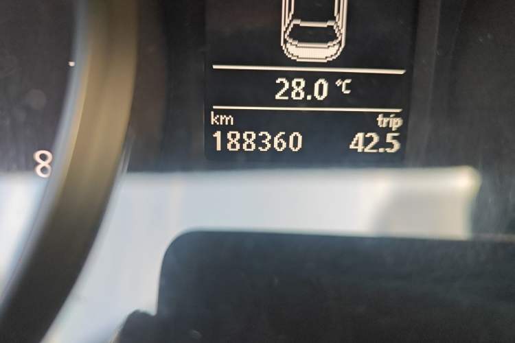 Used Volkswagen Passat 2017 330TSI DSG Luxury Edition Odometer Close Up