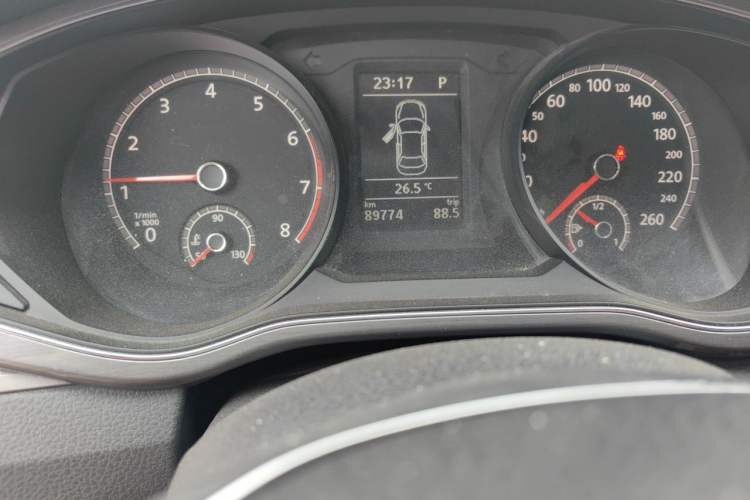 Used Volkswagen Passat 2017 330TSI DSG Luxury Edition Odometer Close Up