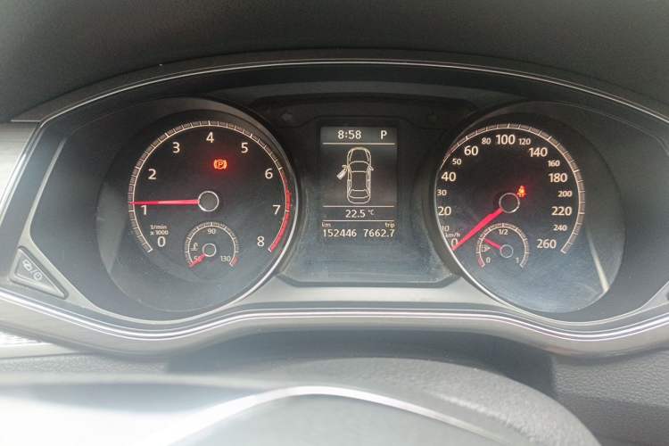Used Volkswagen Passat 2017 330TSI DSG Luxury Edition Odometer Close Up