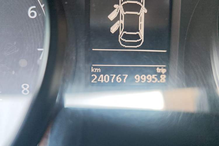 Used Volkswagen Passat 2017 330TSI DSG Luxury Edition Odometer Close Up