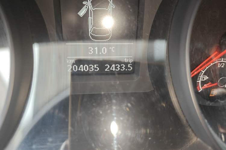 Used Volkswagen Passat 2017 330TSI DSG Luxury Edition Odometer Close Up