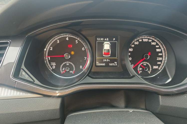 Used Volkswagen Passat 2017 330TSI DSG Prestige Edition Odometer Close Up