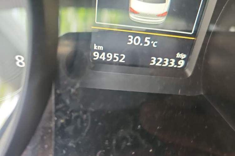 Used Volkswagen Passat 2017 380TSI DSG Prestige Edition Odometer Close Up