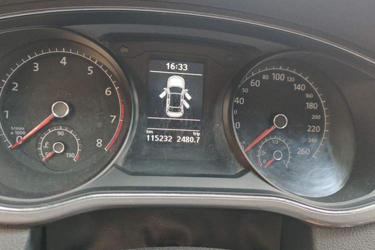 Used Volkswagen Passat 2017 330TSI DSG Luxury Edition Odometer Close Up