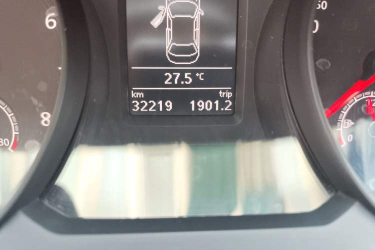 Used Volkswagen Passat 2017 330TSI DSG Luxury Edition Odometer Close Up
