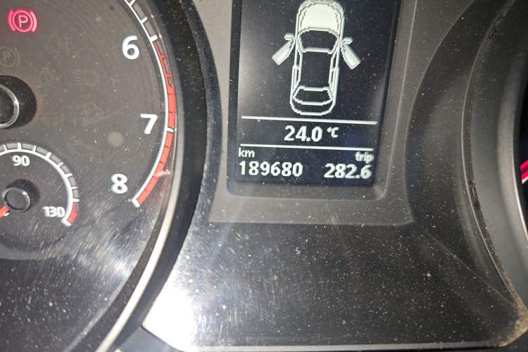 Used Volkswagen Passat 2017 330TSI DSG Luxury Edition Odometer Close Up