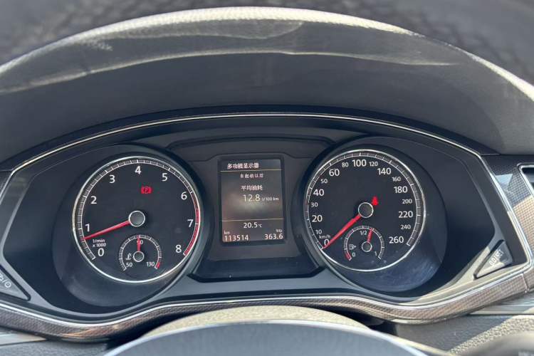 Used Volkswagen Passat 2017 330TSI DSG Luxury Edition Odometer Close Up