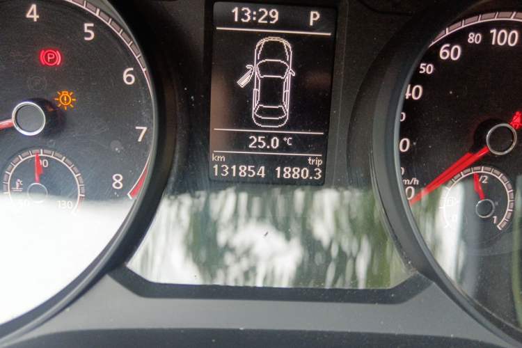Used Volkswagen Passat 2017 330TSI DSG Luxury Edition Odometer Close Up