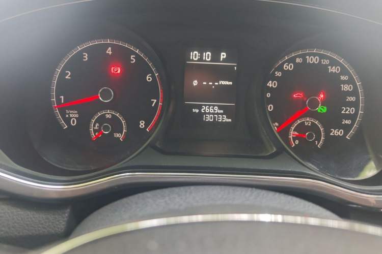 Used Volkswagen Passat 2017 280TSI DSG Luxury Edition Odometer Close Up