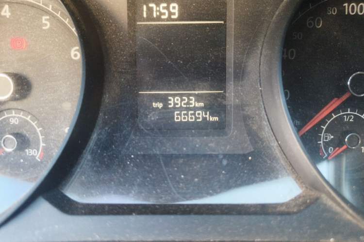 Used Volkswagen Passat 2017 280TSI DSG Luxury Edition Odometer Close Up