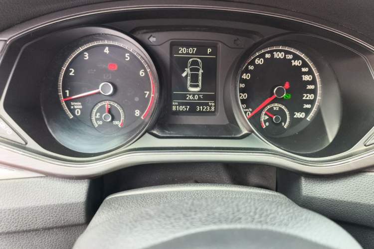 Used Volkswagen Passat 2017 280TSI DSG Luxury Edition Odometer Close Up