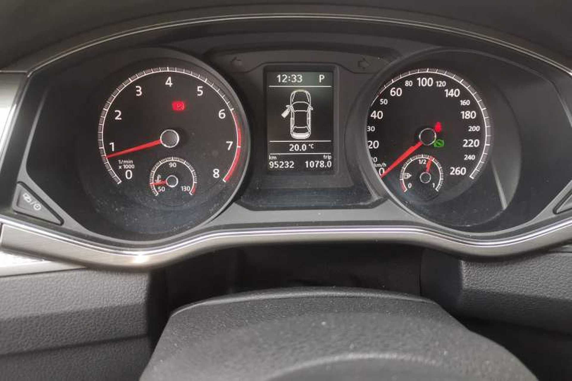 Used Volkswagen Passat 2017 330TSI DSG Luxury Edition Odometer Close Up