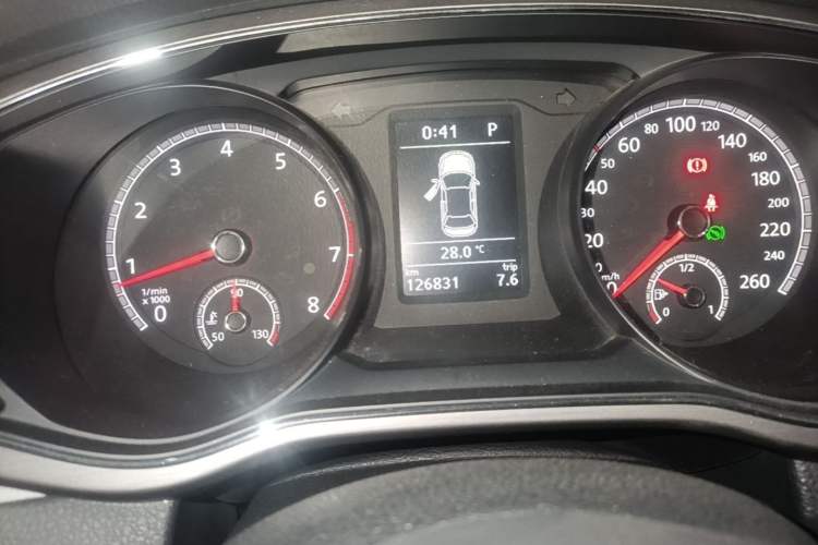 Used Volkswagen Passat 2017 280TSI DSG Luxury Edition Odometer Close Up