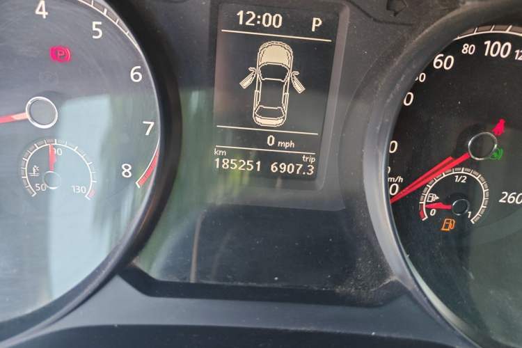 Used Volkswagen Passat 2017 330TSI DSG Luxury Edition Odometer Close Up