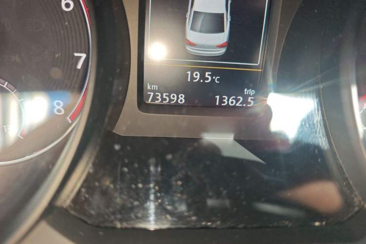 Used Volkswagen Passat 2017 330TSI DSG Prestige Edition Odometer Close Up
