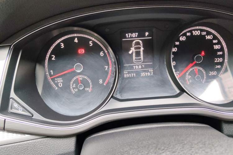 Used Volkswagen Passat 2017 330TSI DSG Luxury Edition Odometer Close Up