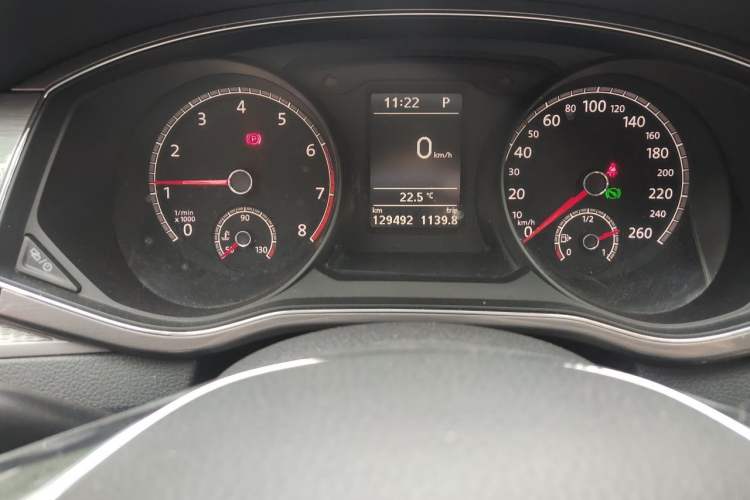 Used Volkswagen Passat 2017 330TSI DSG Luxury Edition Odometer Close Up