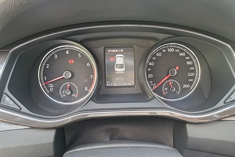 Used Volkswagen Passat 2017 330TSI DSG Prestige Edition Odometer Close Up