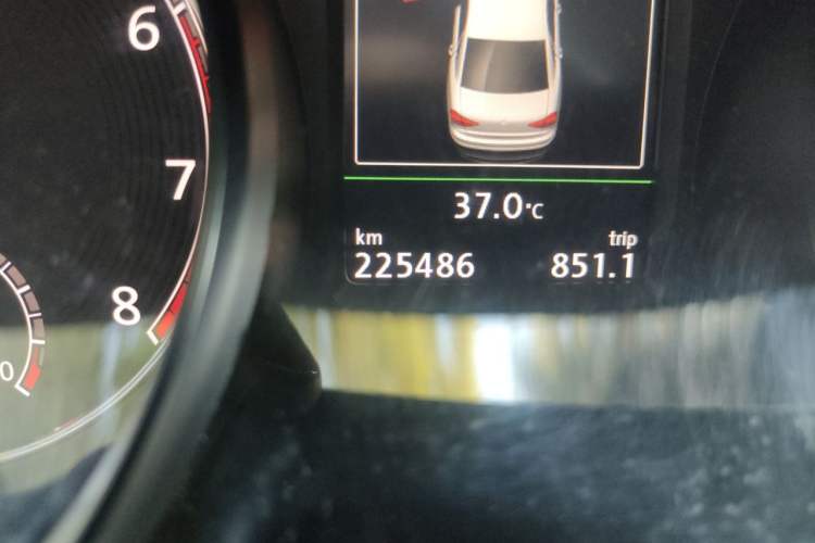 Used Volkswagen Passat 2017 330TSI DSG Prestige Edition Odometer Close Up
