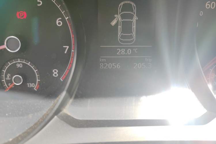 Used Volkswagen Passat 2017 330TSI DSG Luxury Edition Odometer Close Up
