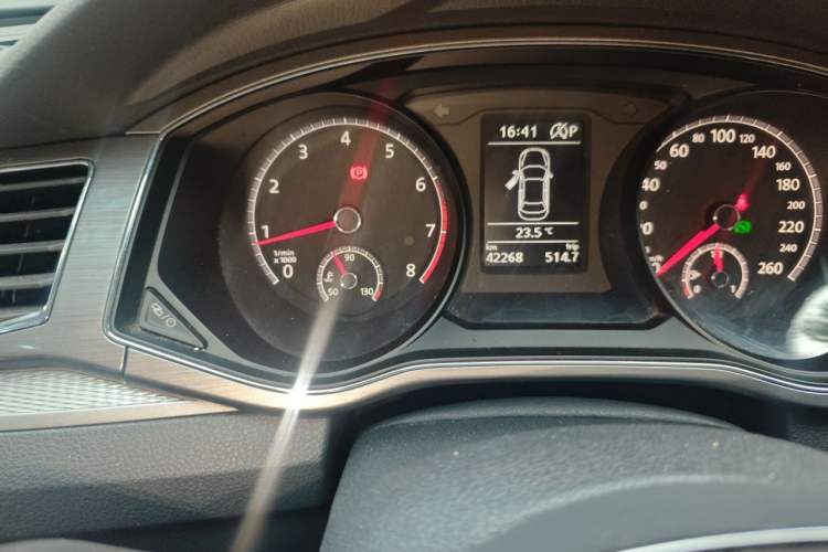 Used Volkswagen Passat 2017 330TSI DSG Luxury Edition Odometer Close Up