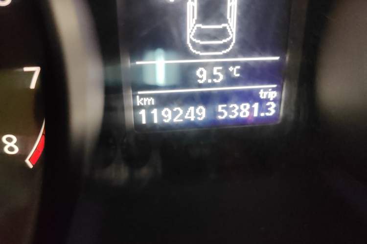 Used Volkswagen Passat 2017 330TSI DSG Luxury Edition Odometer Close Up