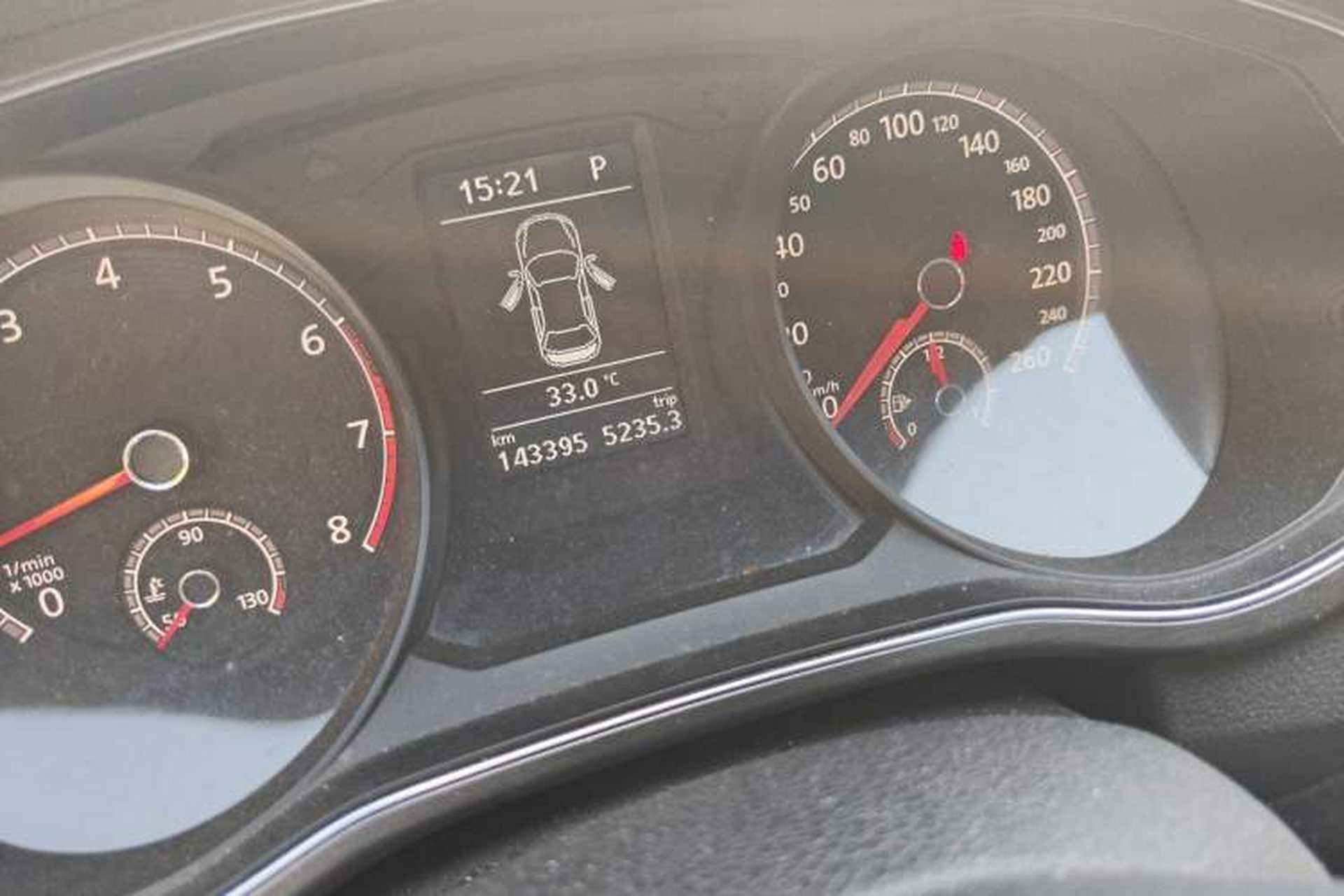 Used Volkswagen Passat 2017 330TSI DSG Luxury Edition Odometer Close Up
