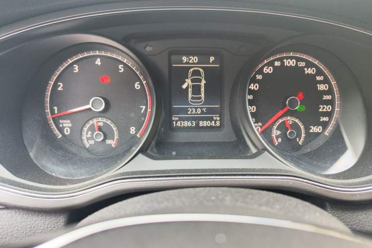Used Volkswagen Passat 2017 330TSI DSG Luxury Edition Odometer Close Up