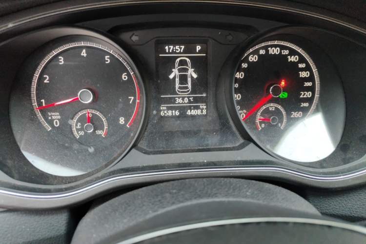 Used Volkswagen Passat 2017 330TSI DSG Luxury Edition Odometer Close Up