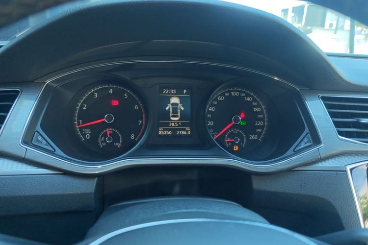 Used Volkswagen Passat 2017 330TSI DSG Luxury Edition Odometer Close Up