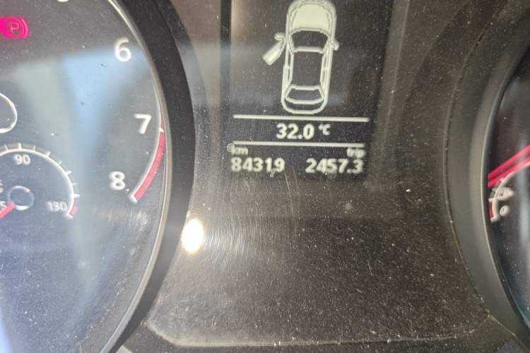 Used Volkswagen Passat 2017 330TSI DSG Luxury Edition Odometer Close Up