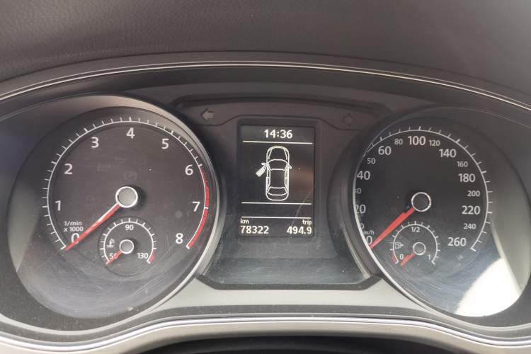 Used Volkswagen Passat 2017 330TSI DSG Luxury Edition Odometer Close Up