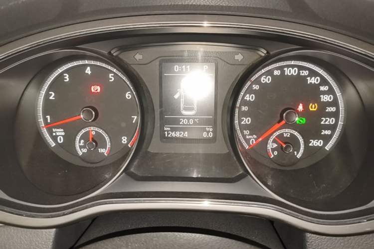 Used Volkswagen Passat 2017 280TSI DSG Luxury Edition Odometer Close Up