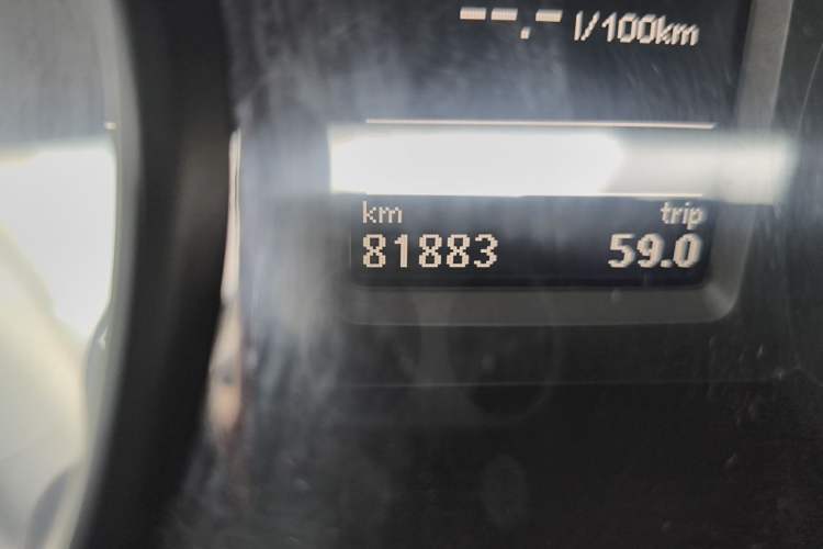 Used Volkswagen Passat 2017 330TSI DSG Luxury Edition Odometer Close Up