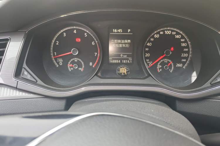 Used Volkswagen Passat 2017 330TSI DSG Luxury Edition Odometer Close Up