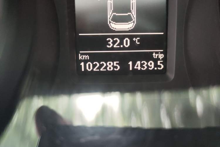 Used Volkswagen Passat 2017 280TSI DSG Luxury Edition Odometer Close Up