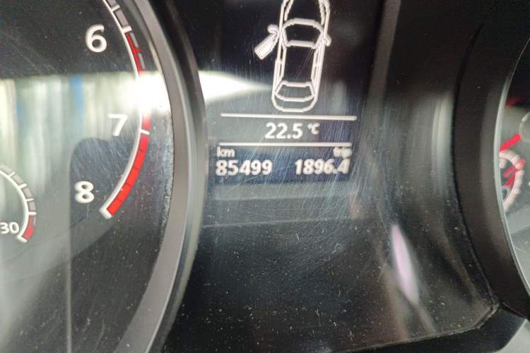 Used Volkswagen Passat 2017 330TSI DSG Luxury Edition Odometer Close Up