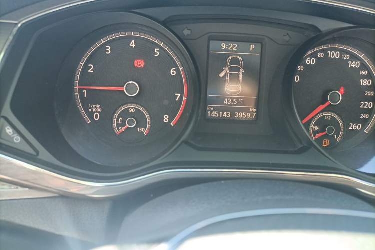 Used Volkswagen Passat 2017 330TSI DSG Luxury Edition Odometer Close Up