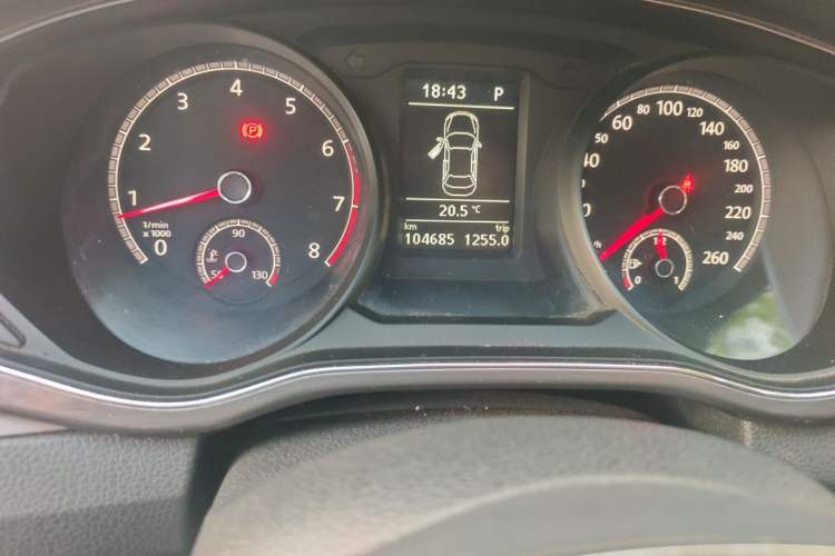 Used Volkswagen Passat 2017 280TSI DSG Luxury Edition Odometer Close Up