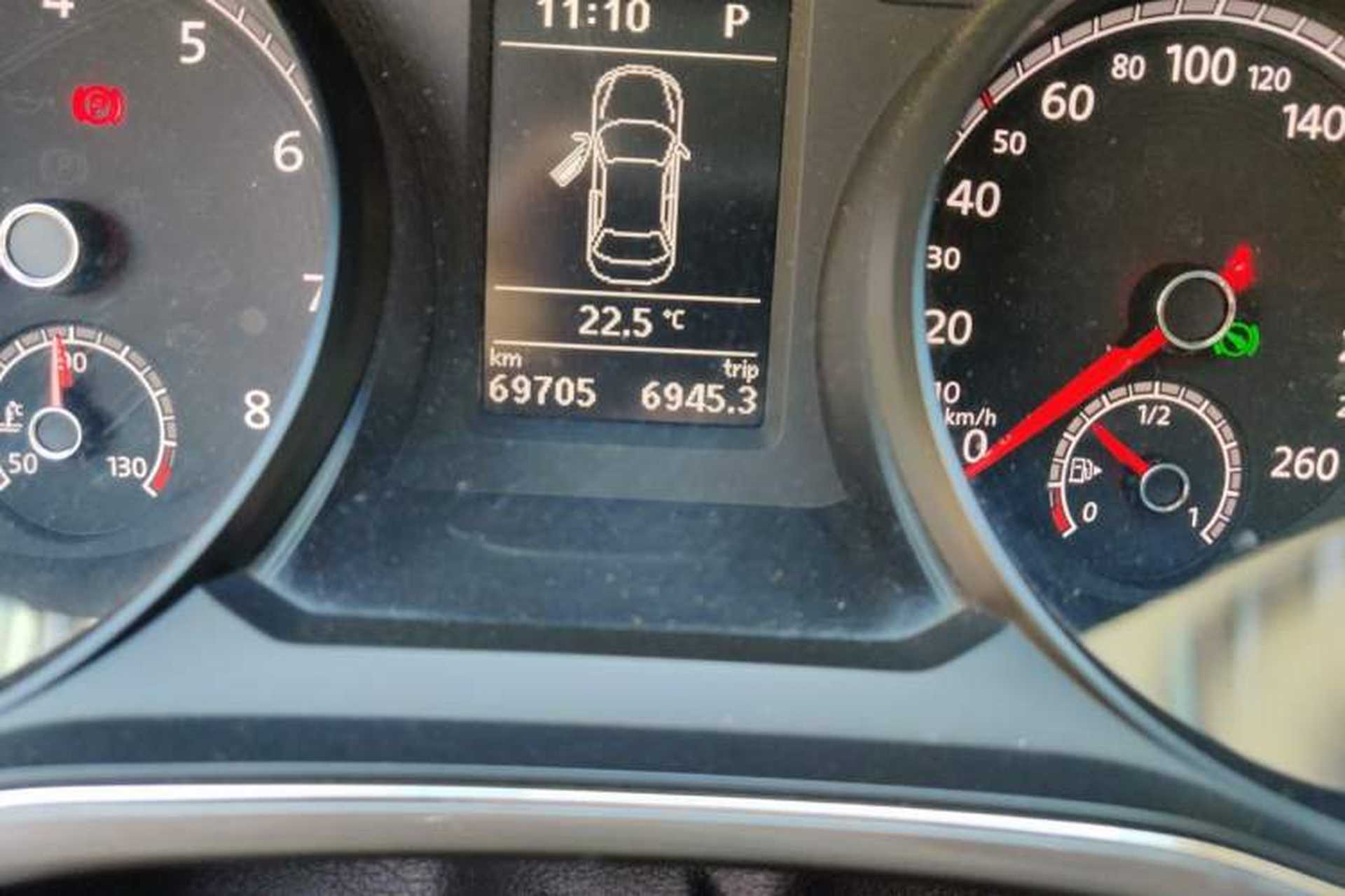 Used Volkswagen Passat 2017 280TSI DSG Luxury Edition Odometer Close Up