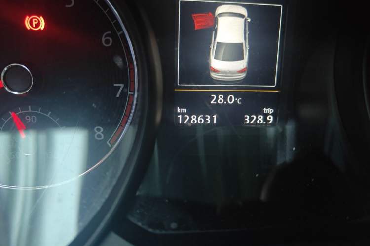Used Volkswagen Passat 2017 330TSI DSG Prestige Edition Odometer Close Up