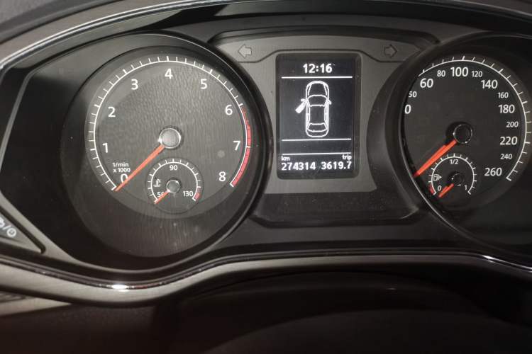Used Volkswagen Passat 2017 330TSI DSG Luxury Edition Odometer Close Up