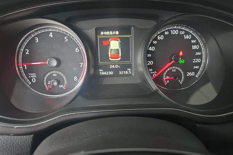 Used Volkswagen Passat 2017 330TSI DSG Prestige Edition Odometer Close Up