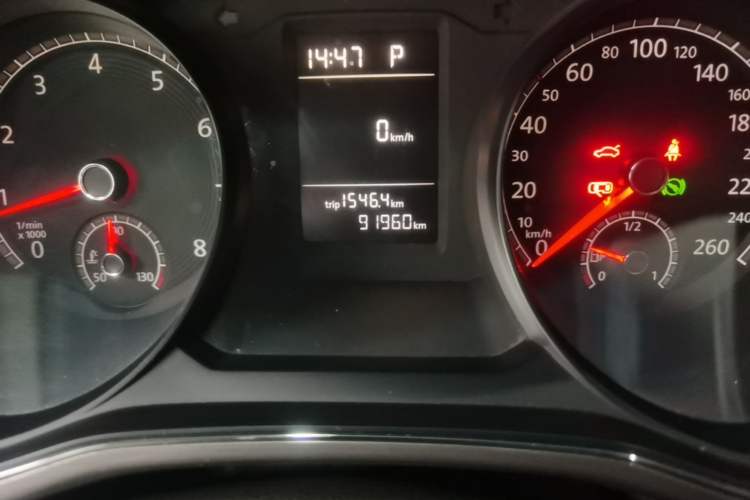 Used Volkswagen Passat 2017 280TSI DSG Luxury Edition Odometer Close Up